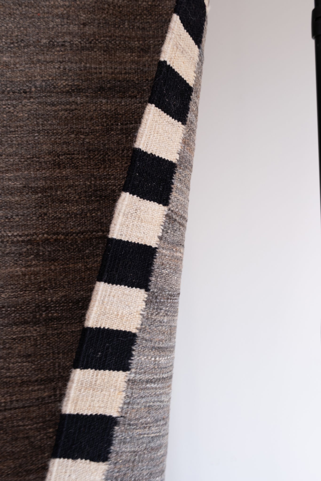 Khat Khati Rug - Black/White