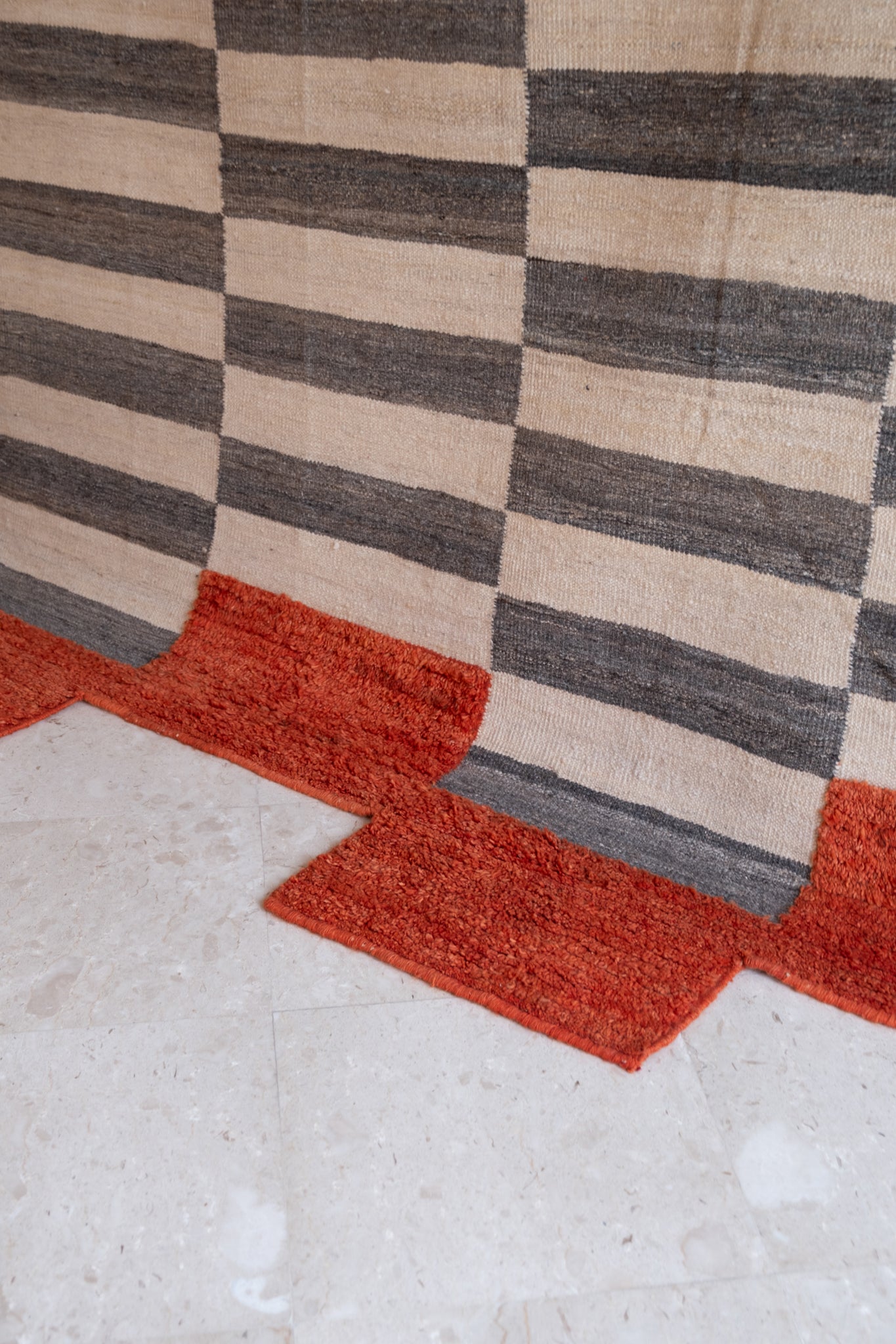 Shift Rug - Grey/White/Red