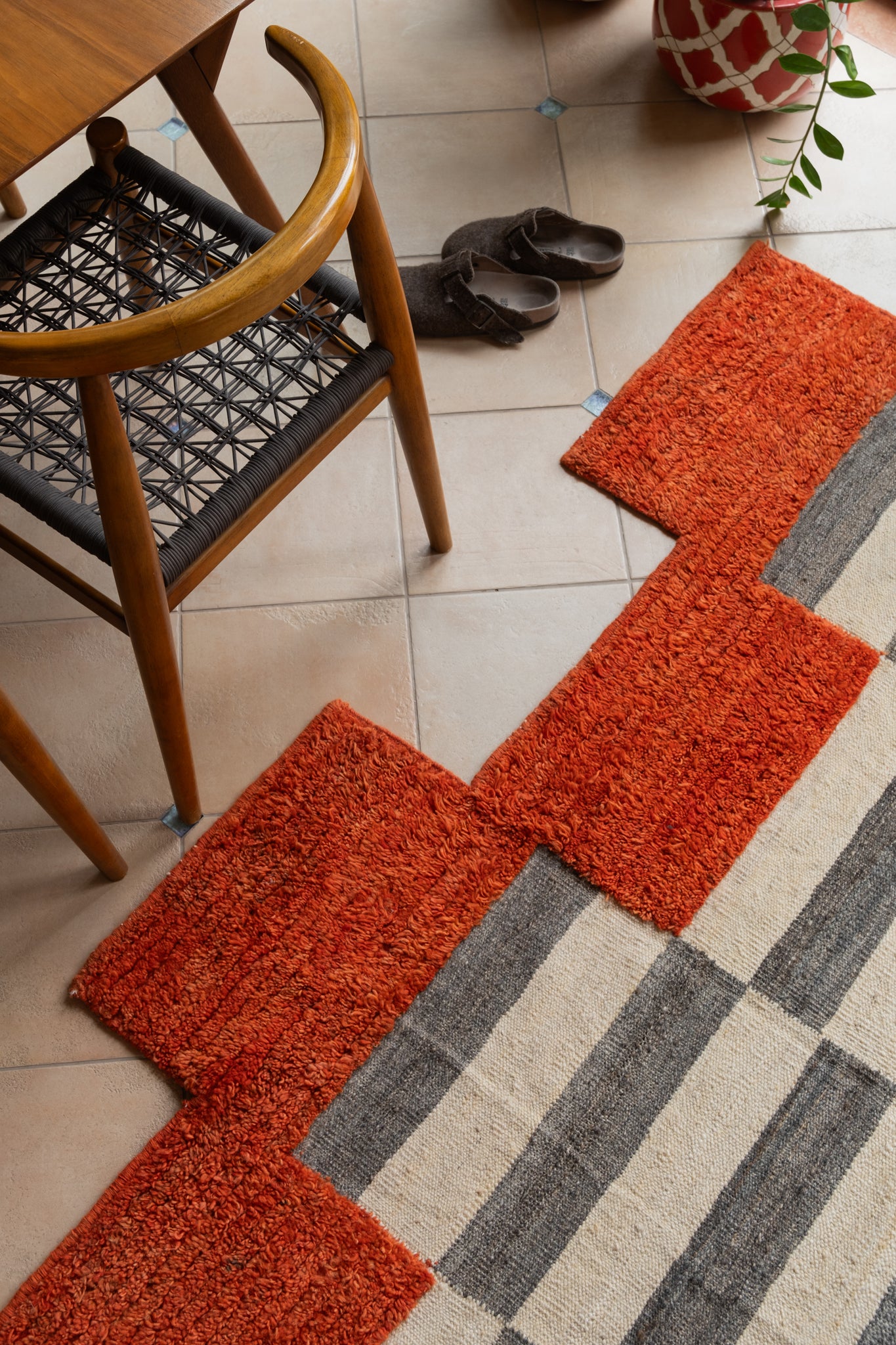 Shift Rug - Grey/White/Red