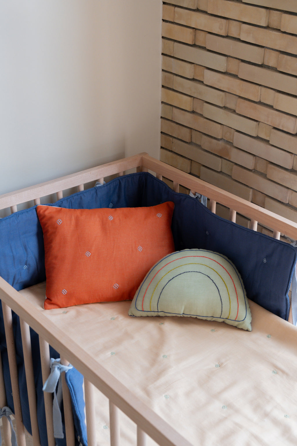 Bandbook Crib Bumper - Royal Blue