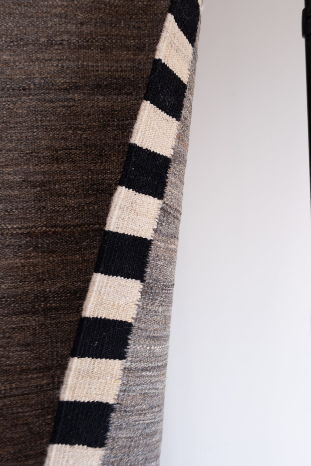 Khat Khati Rug - Black/White